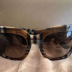authentic Burberry shades